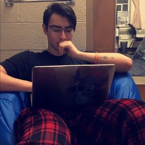 Meet your Posher, Edgar